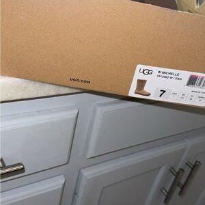 UGG’S BRAND NEW